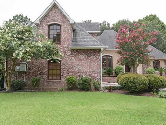 3rd image of 396 Rosemount Dr