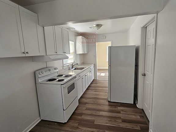5th image of 15 N Quince Ave