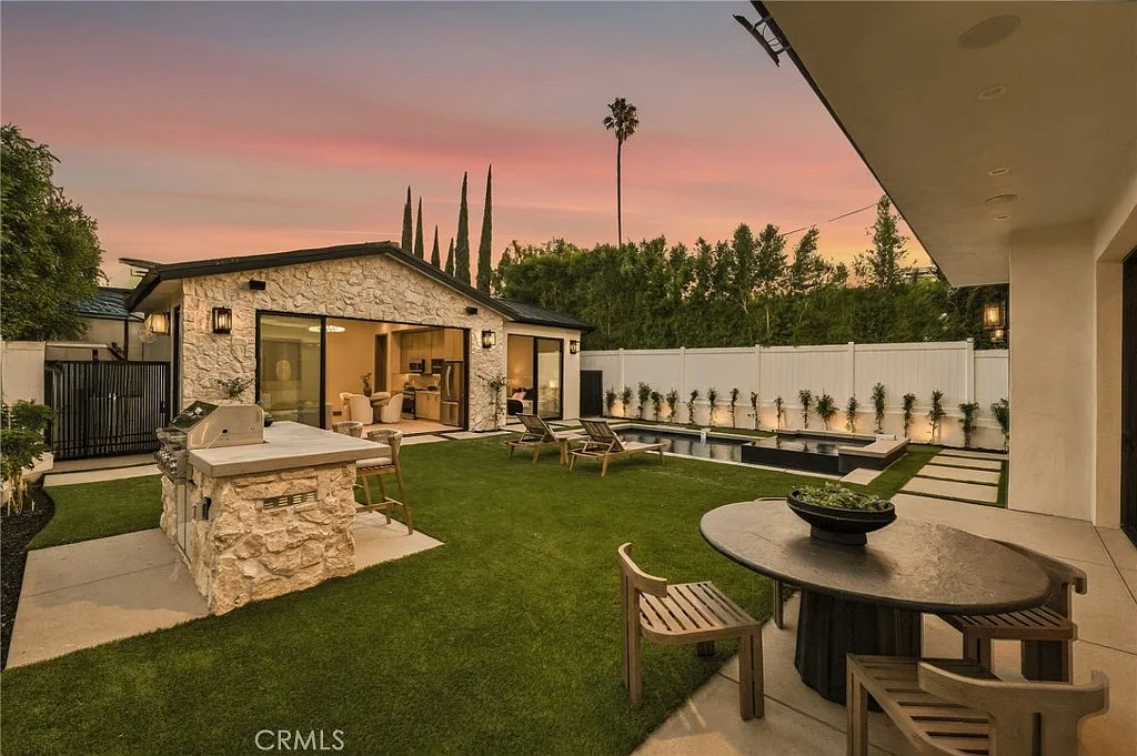 6 bed, 6.5 bath, 4803 sqft, $24,995 — Photo 3