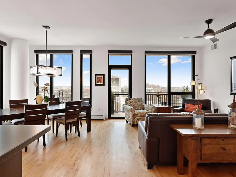 1240 S 2nd St #1305 — Photo 3