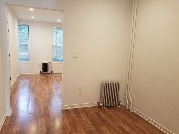4th image of 66 Diamond St APT 3