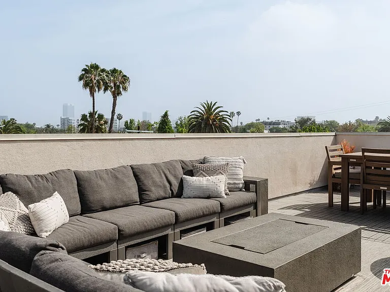 6072 Pickford St — Photo 37