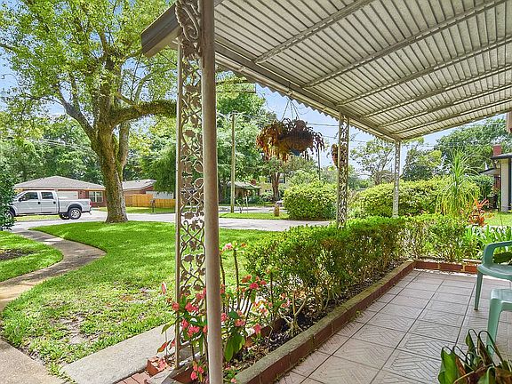 4th image of 267 W 67th St