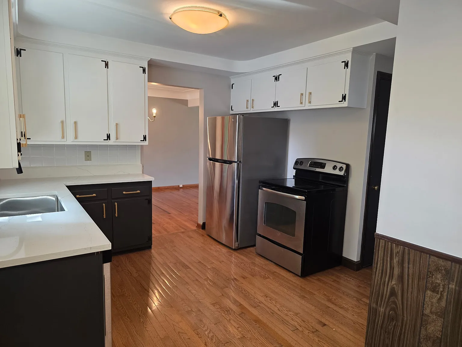 3 bed, $2,390 — Photo 3