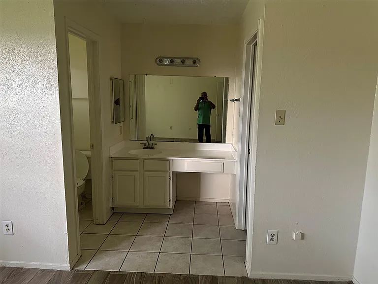 13910 Towne Way Dr — Photo 10