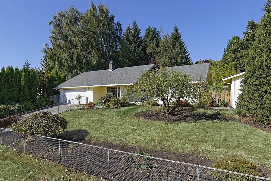 1st image of 4420 NE 49th St
