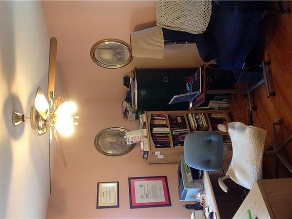 5th image of 113 Glenmont Dr