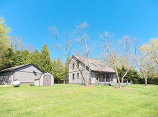 3277 W Gulliver Lake Rd, Gulliver, MI 49840