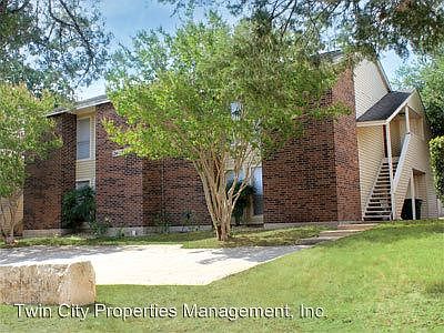 1st image of 2608A Pecan Knoll St