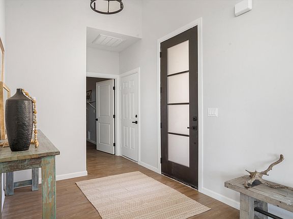3rd image of 2248 Calle De Silverio SW