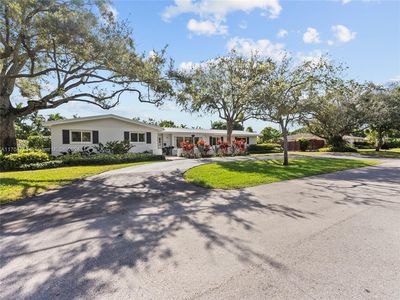 8320 SW 163rd St, Palmetto Bay, FL, 33157