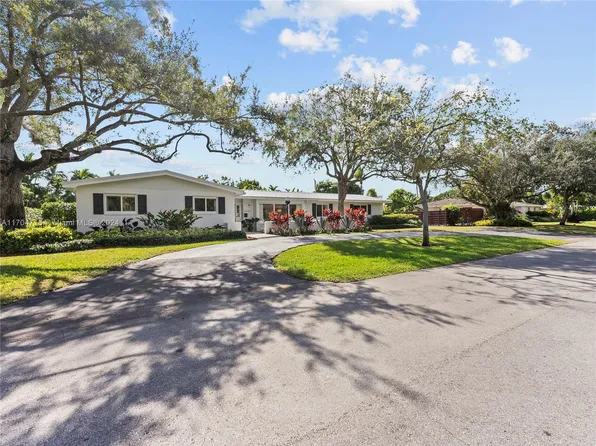 8320 SW 163rd St, Palmetto Bay, FL 33157