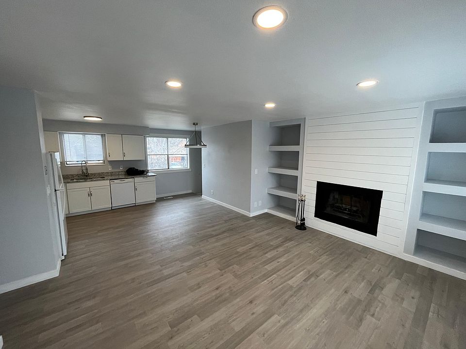 1st image of 573 N Sir Anthony Cir