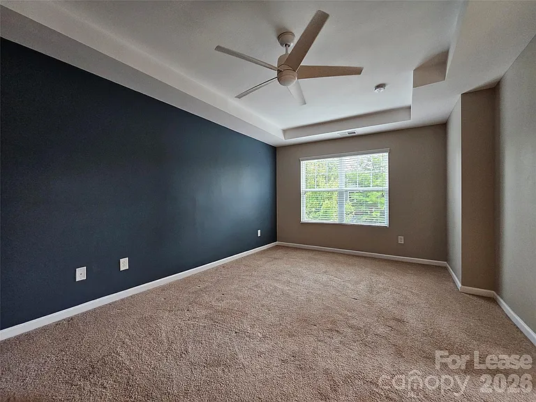 3233 Yarmouth Ln — Photo 8
