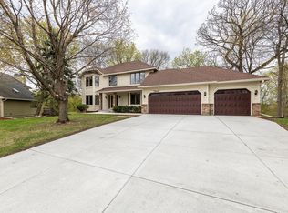 744 Saddle Wood Dr, Eagan, MN 55123