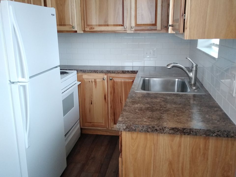 2nd image of 1651 3rd St APT 2