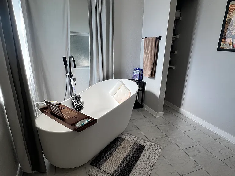 Master Bath Soaking tub