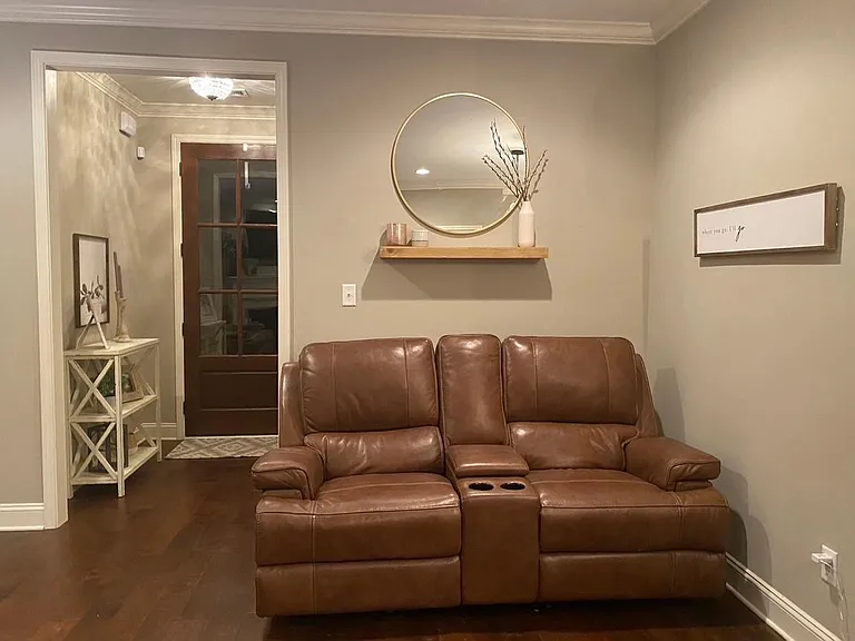 3384 Scott Rd — Photo 2