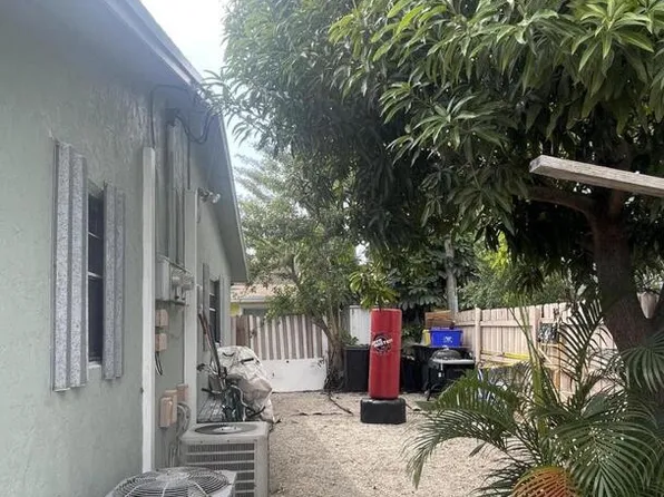 1609 N J Street, Lake Worth Beach, FL 33460