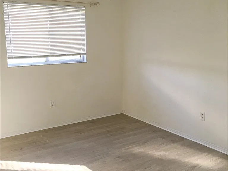 5019 SW 16th Pl #102 — Photo 8