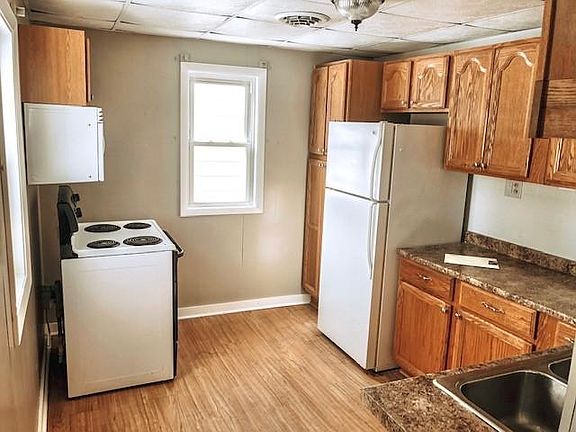 3rd image of 2231 Hoge Ave