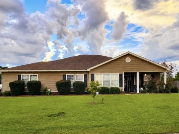 424 Griffith Ln, New Brockton, AL 36351