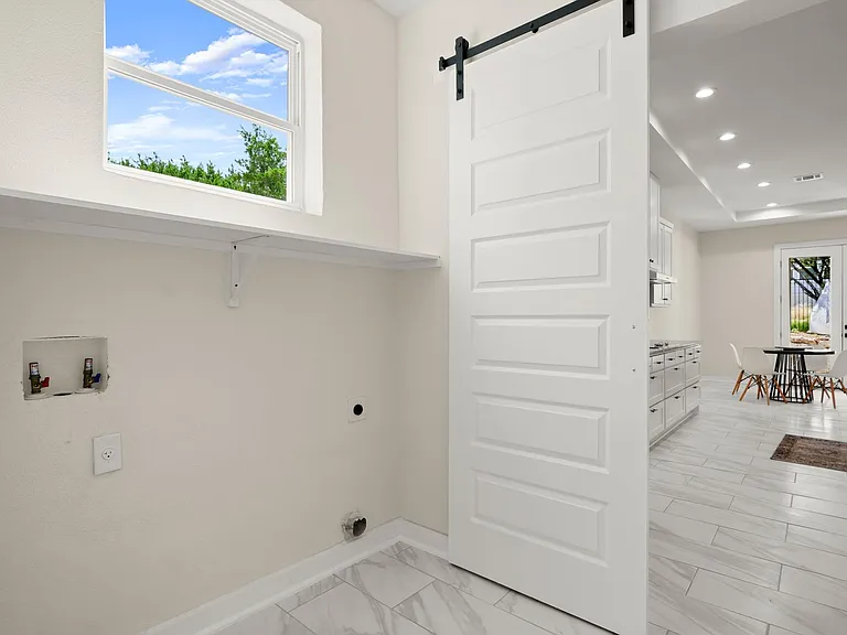 2401 Thurber Ln — Photo 21