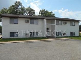 940 Eisenhower Rd APT 1, Hiawatha, IA 52233