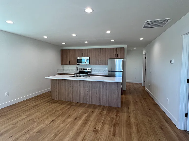 701 Yale Ave #C — Photo 1