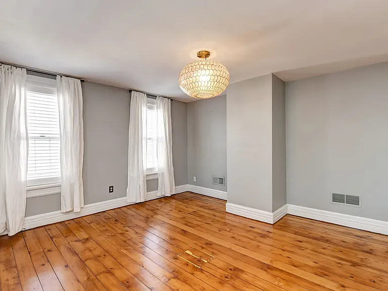 243 Jackson St — Photo 14