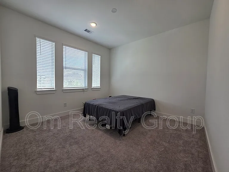 18710 Colorado River Ln — Photo 6