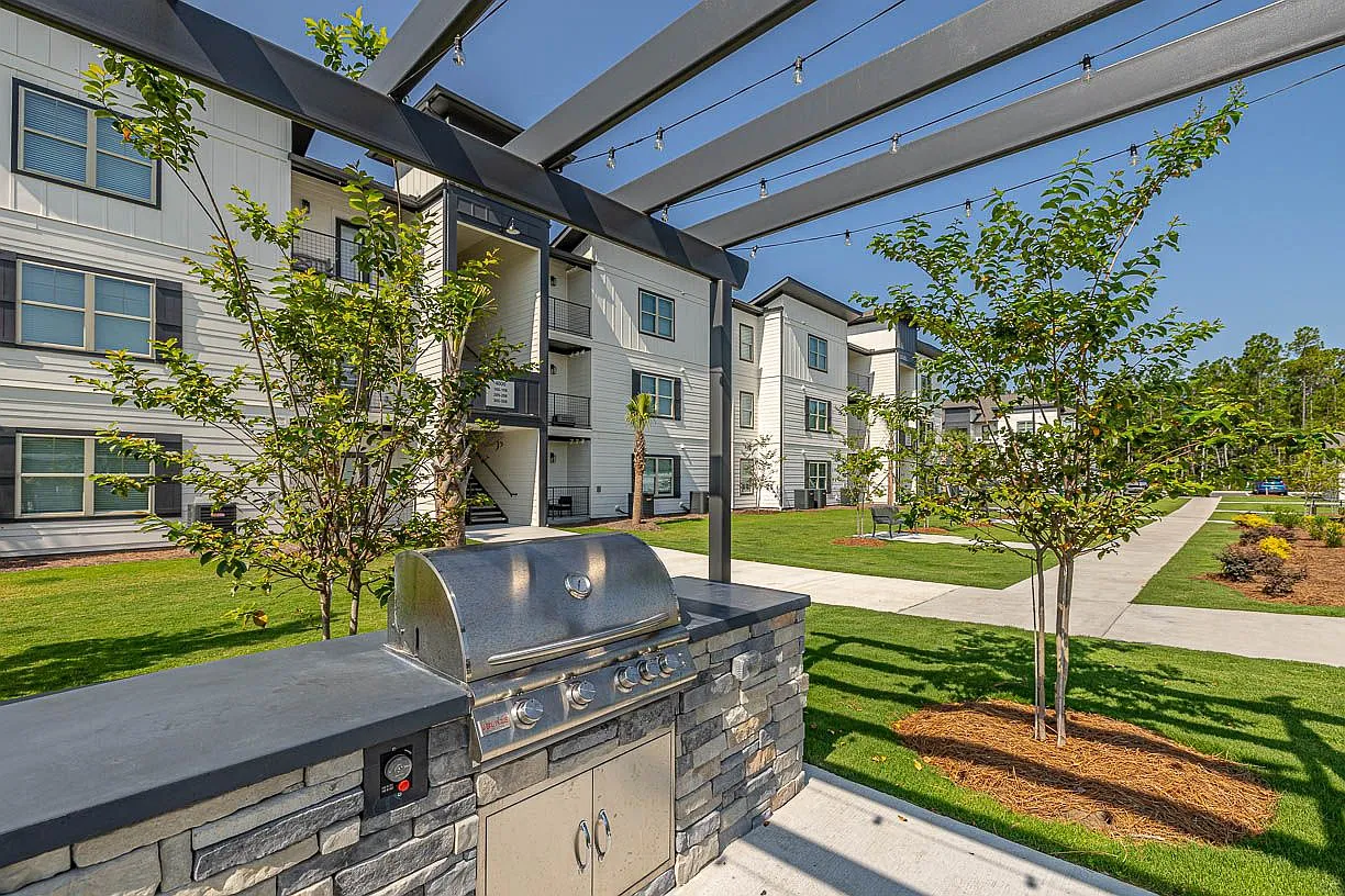 Atlantic Breeze Apartments — Photo 4