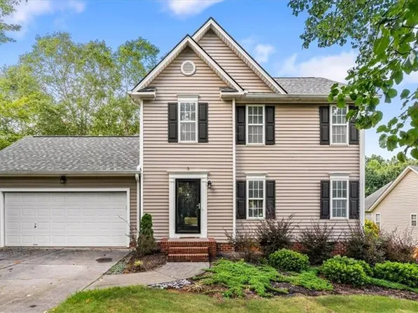 1025 Wyndfall Dr, Kernersville, NC 27284
