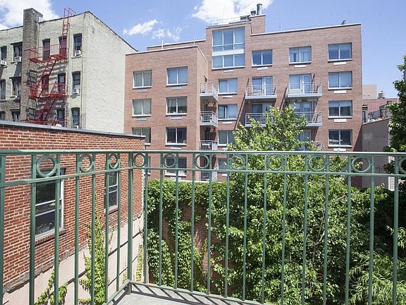 2nd image of 383-389 E 10th St APT A4