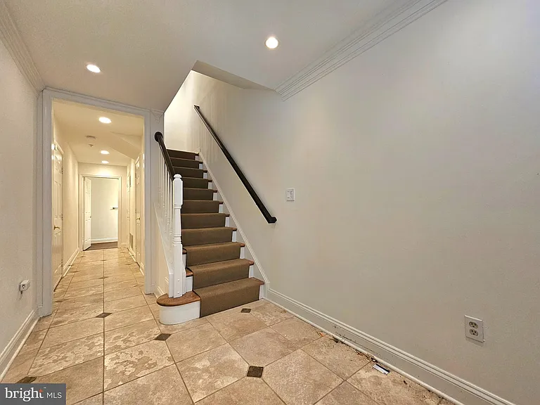 315 Hearthstone Mews — Photo 2