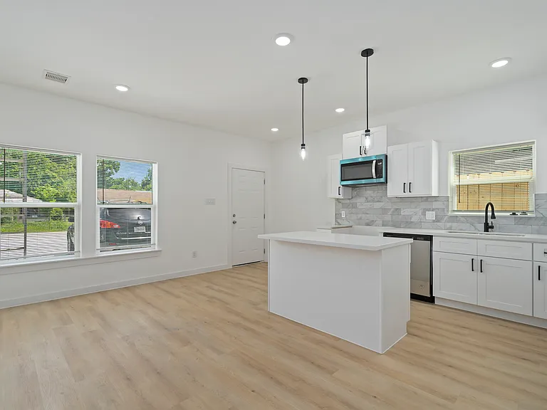 7504 Laura Koppe Rd #D — Photo 2