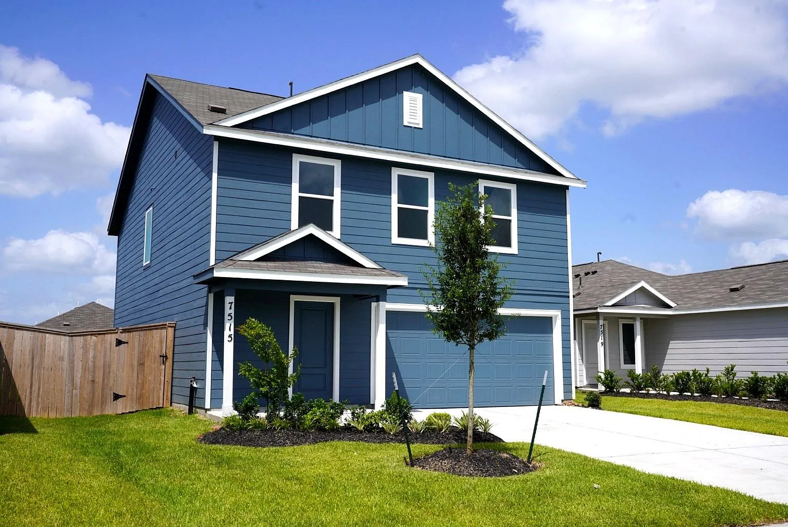 4 bed, 2.5 bath, $2,300 — Photo 2