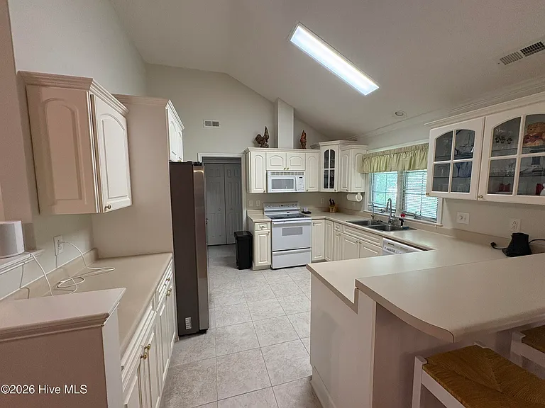 901 Firefly Ct — Photo 8