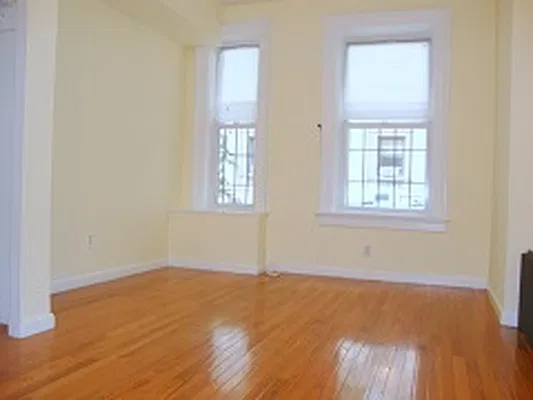 Rented by Uptown Flats LLC | media 2