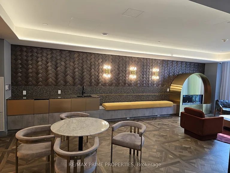 5 Lakeview Ave #405 — Photo 4