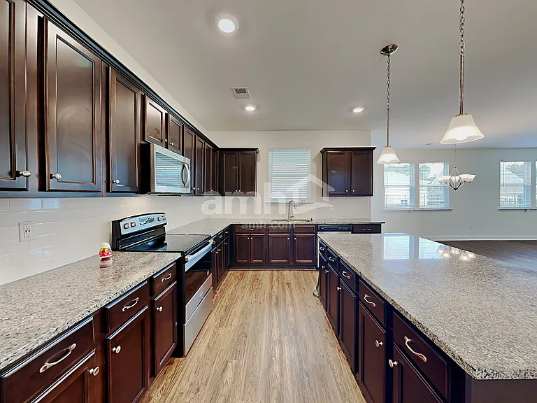 405 Levon Ct — Photo 4