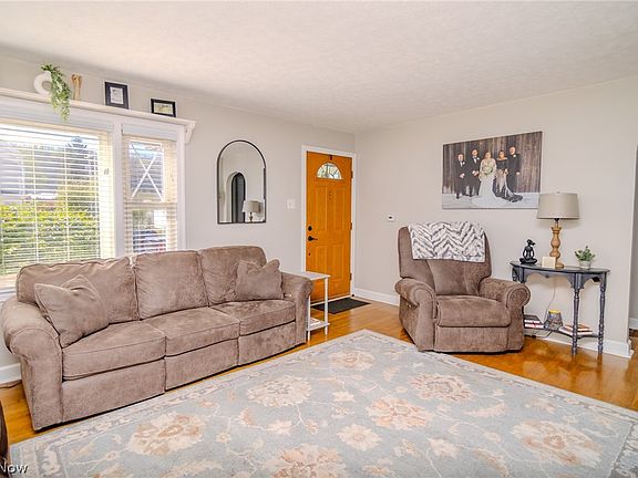 3rd image of 4055 Highland Ave