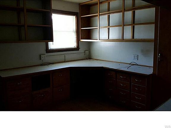 2nd image of 3694 Dartmouth St