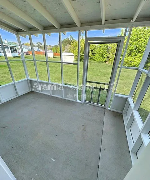 263 Marsh Glen Dr — Photo 15