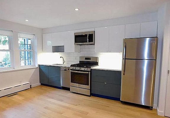 1st image of 676 President St #1