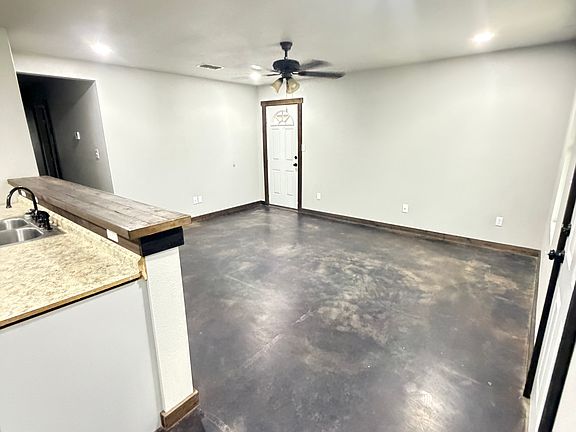 4th image of 3228 Walnut Ave Unit A