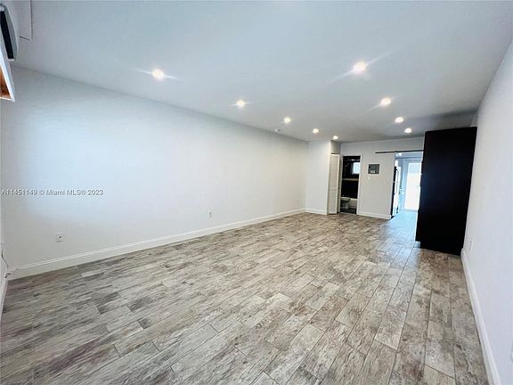 5th image of 644 Meridian Ave APT 6