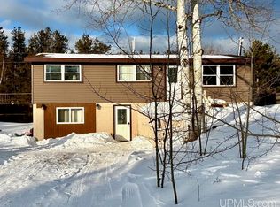 165 Dana Ln, Marquette, MI 49855