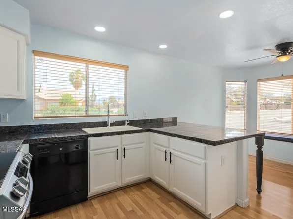 7674 S Trumpet Vine Ave, Tucson, AZ 85747