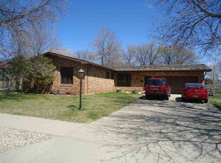 127 22nd St SW, Minot, ND 58701